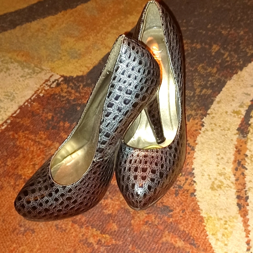 Dots Snake print heels
